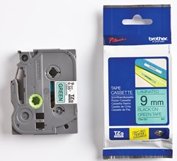 Brother TZe ruban pour P-Touch 9 mm, noir sur vert